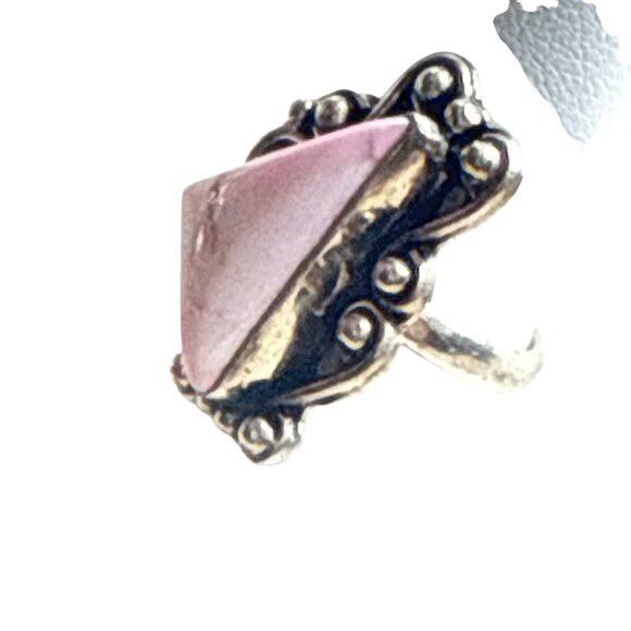 Vintage Sterling Silver Ring With Pink Triangular Stone & Ornate Details Size 6 - Picture 5 of 6
